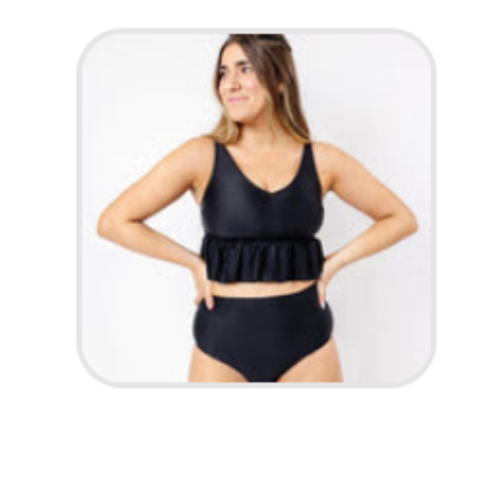Like new Kortni Jeane cut high bottoms Black size Medium.